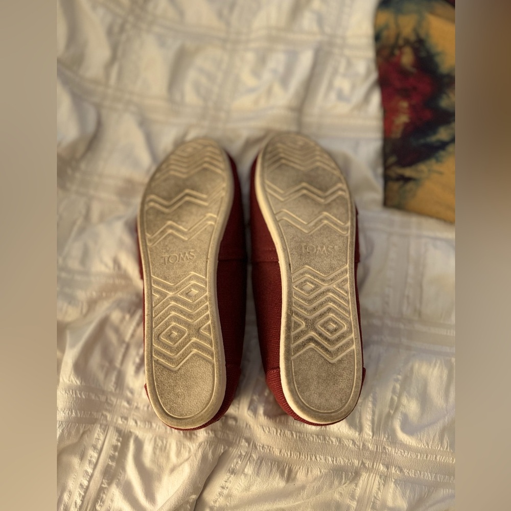TOMS Burgundy Flats W9.5 - Picture 8 of 8